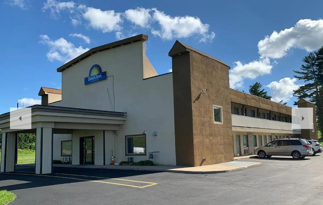 Days Inn By Wyndham Bellville Mansfield Buitenkant foto