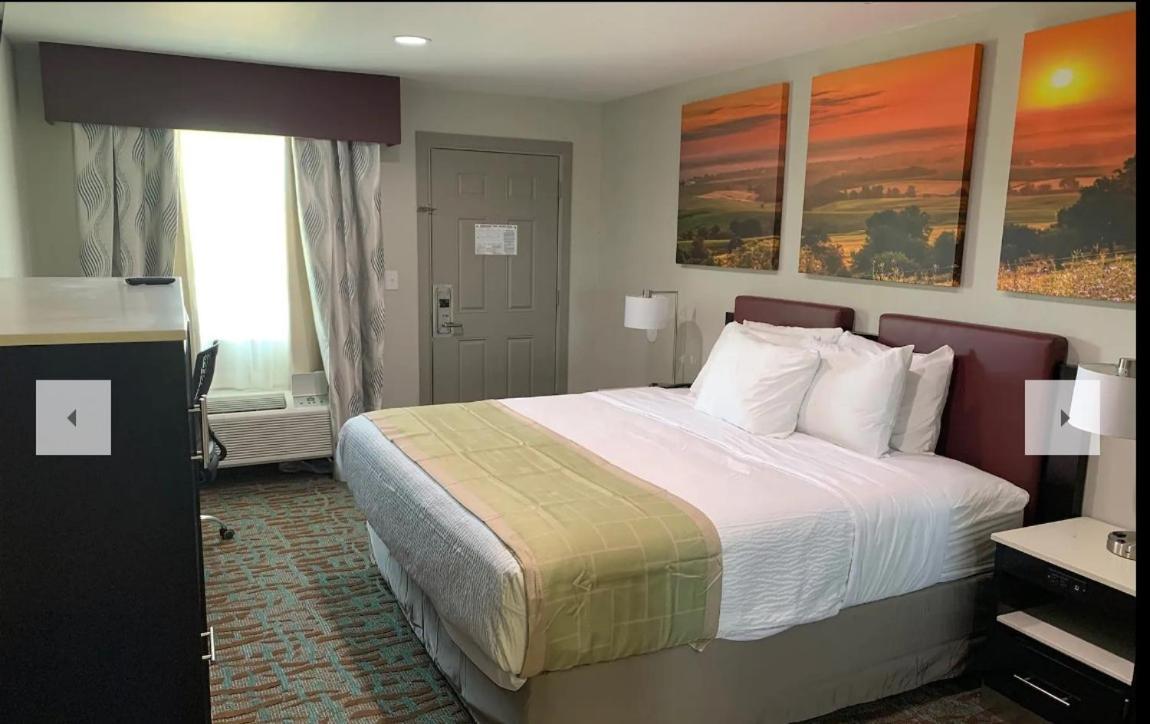 Days Inn By Wyndham Bellville Mansfield Buitenkant foto