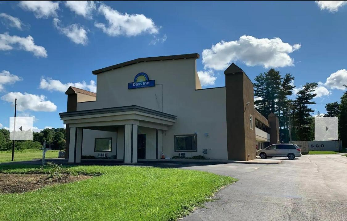 Days Inn By Wyndham Bellville Mansfield Buitenkant foto
