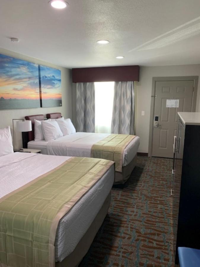Days Inn By Wyndham Bellville Mansfield Buitenkant foto