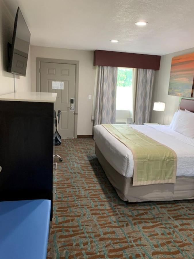 Days Inn By Wyndham Bellville Mansfield Buitenkant foto