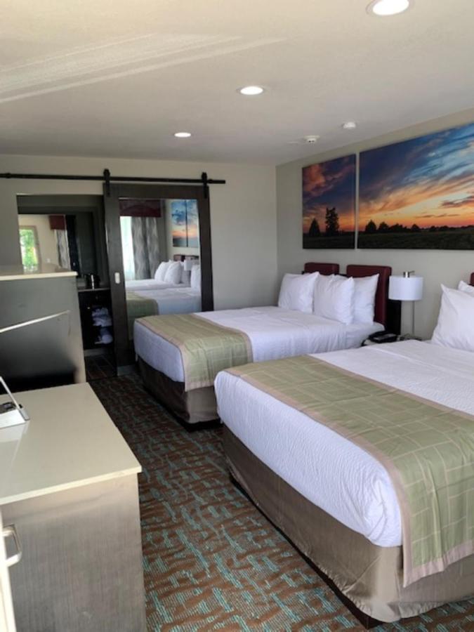 Days Inn By Wyndham Bellville Mansfield Buitenkant foto